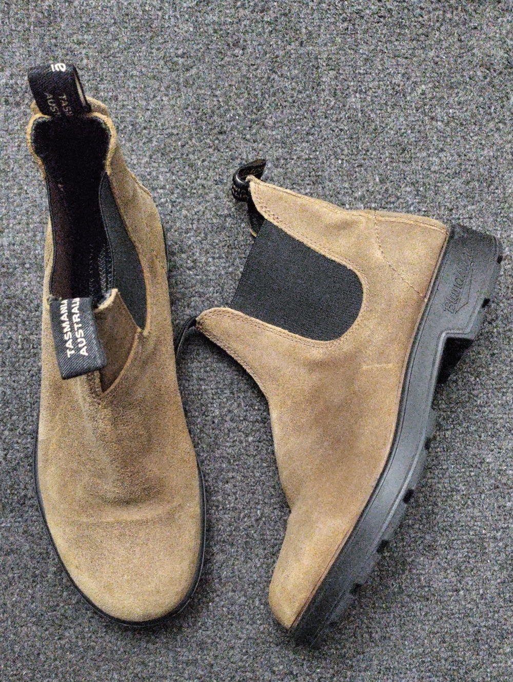 Blundstone Brown Suede Chelsea Ankle Boots
